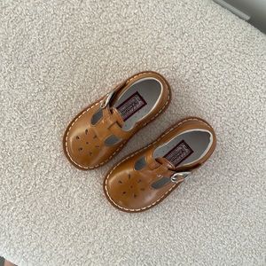 Lamour vintage inspired stitch down t-strap Mary Jane, brown color, size 5 baby.